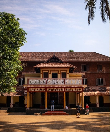 Varikkasseri-Mana-verticalq